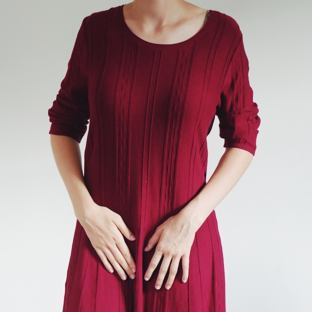 Dana Buchman L red knit sweater knee length dress